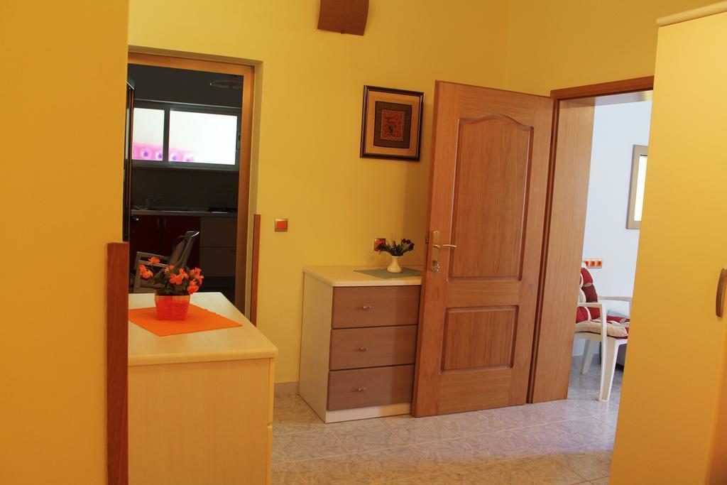 Apartments And Rooms Villa Mir Zaton  Exterior photo